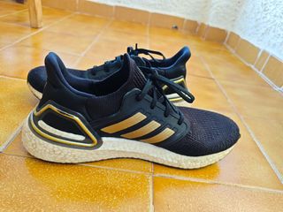 Adidas Ultraboost Negro y Dorado