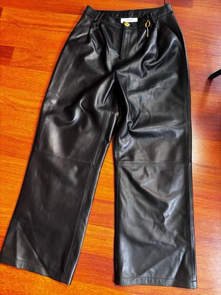 Traje Schiaparelli Piel Negra Botones Joya Dorados
