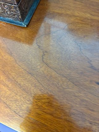 Cómoda de madera 
Armario grande
 2 mesitas