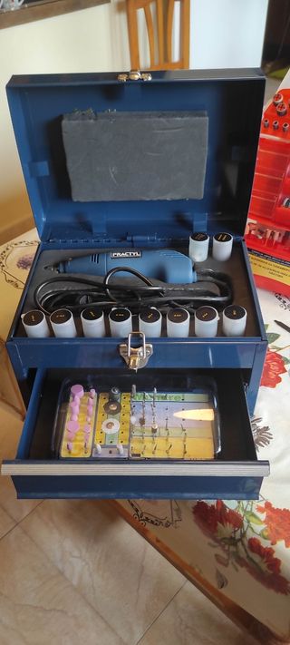Mini taladro Practyl con accesorios