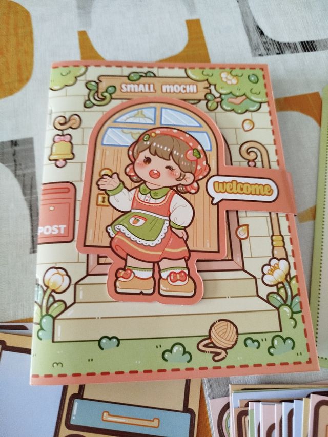 Libro de autorecortables: Small mochi's quiet book