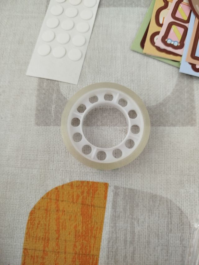 Libro de autorecortables: Small mochi's quiet book