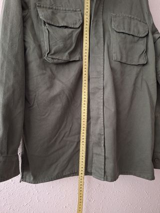 Chaqueta militar verde caqui oversize paz