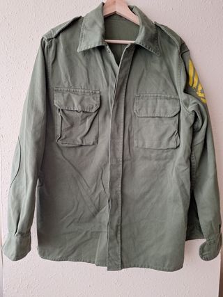 Chaqueta militar verde caqui oversize paz