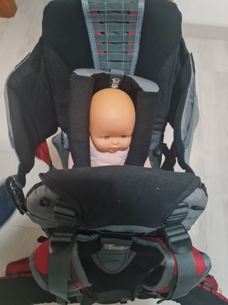 Mochila bebe montaña