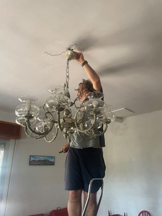 Lámpara de araña de metal y cristal