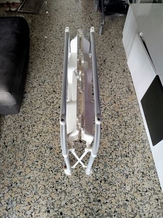 Bañera para bebé con soporte plegable.