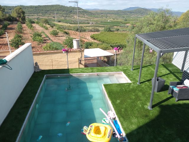 Instalación césped artificial exterior