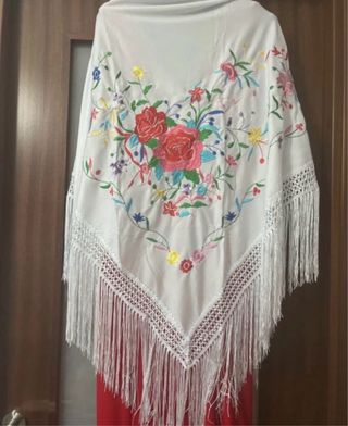 Mantón Flamenco Blanco Bordado Flores