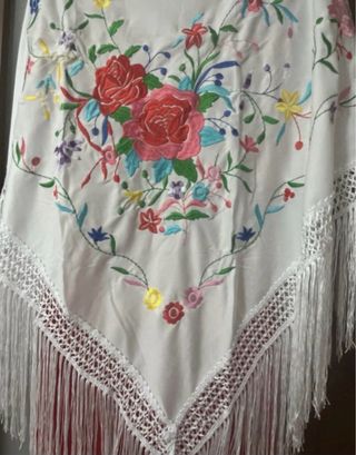 Mantón Flamenco Blanco Bordado Flores