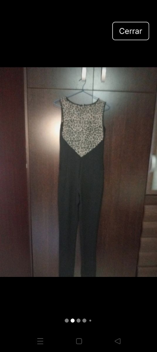 Mono negro con detalle leopardo