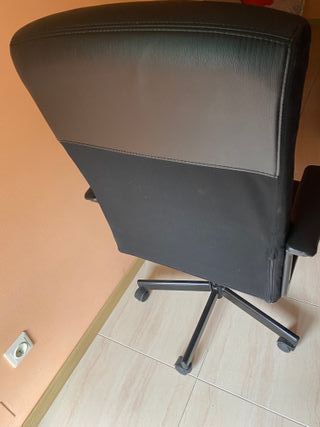 Silla de escritorio negra