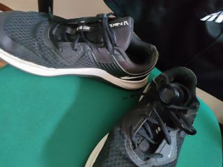 Zapatillas Nike Negras y Grises