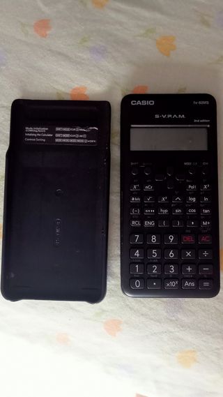 Calculadora Científica Casio FX-82MS