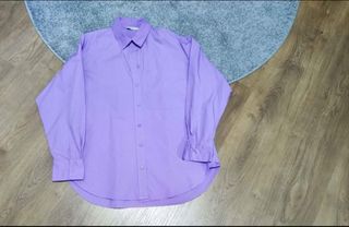 Camisa oversize,lila de Stradivarius. Talla S