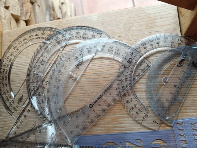 Juego de reglas de dibujo y plantillas