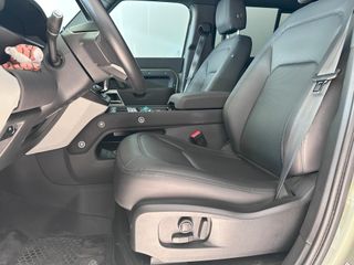 Land Rover Defender 2022