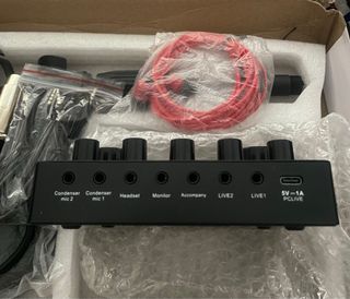 Consola de Sonido y Micrófono Condensador