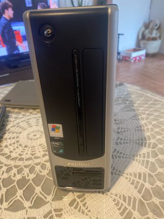 Torre sobremesa eMachines DVD+/-RW