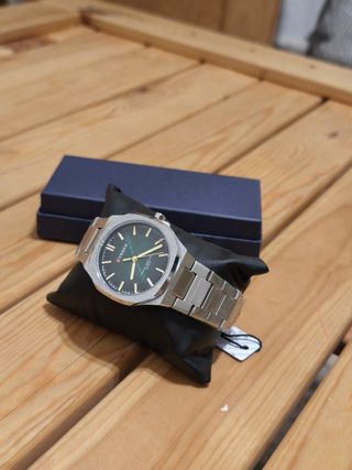 Reloj Curren Hombre Esfera Verde y Correa Plateada