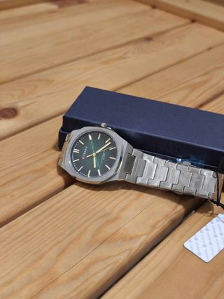 Reloj Curren Hombre Esfera Verde y Correa Plateada