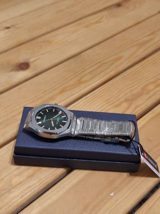 Reloj Curren Hombre Esfera Verde y Correa Plateada