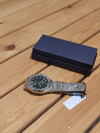 Reloj Curren Hombre Esfera Verde y Correa Plateada