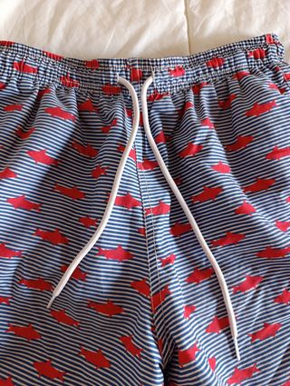 Bañador hombre tiburones azul y rojo