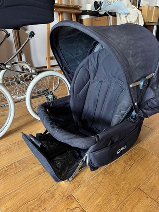 Cochecito Arrúe con sillita y accesorios