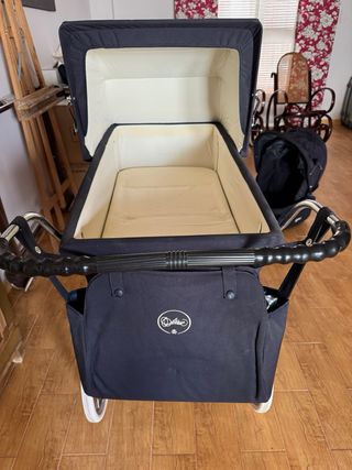 Cochecito Arrúe con sillita y accesorios