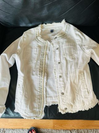 Chaqueta blanca M con perlas