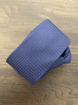 Corbata azul tejida