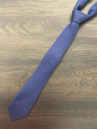Corbata azul tejida