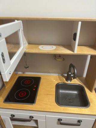 Cocinita de juguete de madera