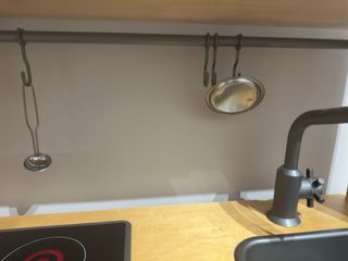 Cocinita de juguete de madera