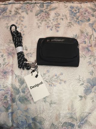 Cartera Desigual Negra con Correa