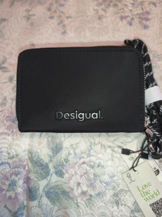 Cartera Desigual Negra con Correa