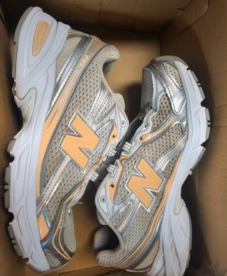 New Balance 740 Talla 37.5 Beige/Plata