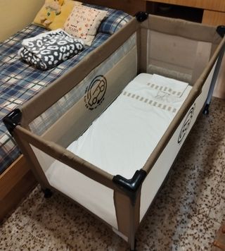 Cuna de viaje plegable