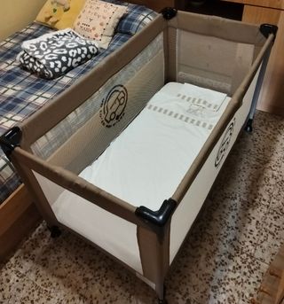 Cuna de viaje plegable
