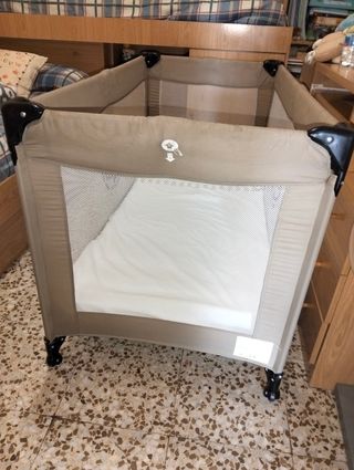 Cuna de viaje plegable