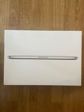 Caja vacía MacBook Pro 15 pulgadas 