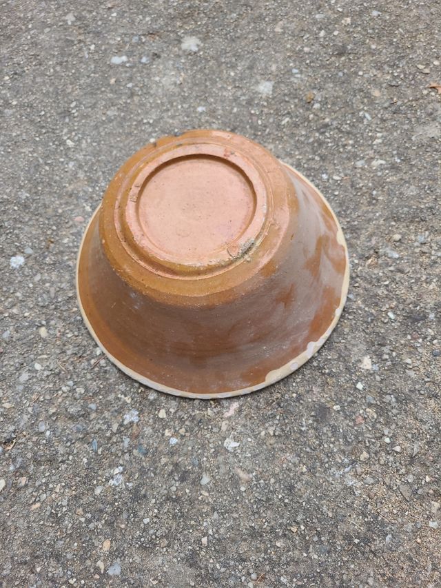 Bol de barro decorado