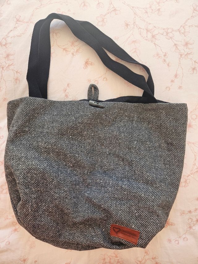 Bolso Carlotalota negro y gris tejido