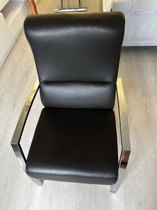 Sillón de polipiel marrón