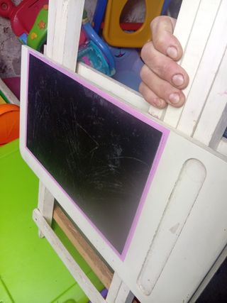 Pupitre escolar infantil con pizarra