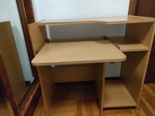 Mesa auxiliar / Estantería de madera