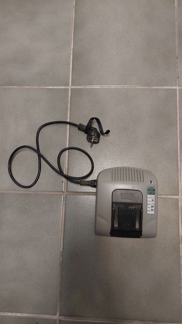 Cargador Baterías LWE-AEG3