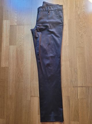Pantalón marrón satinado Zara