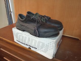 Zapatos de trabajo negros